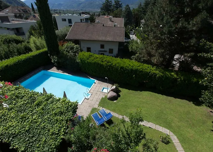 فندق Sankt Urban 3*